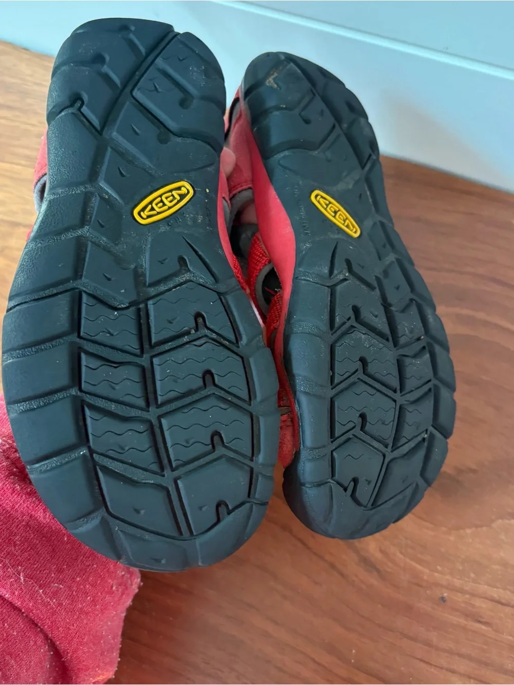 KEEN Kids' Seacamp II CNX Red Sandals Shoes Size 13 Hiking Outdoor Water Comfort